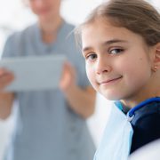 Qué hacer cuando un niño se le parte un diente tras una caída