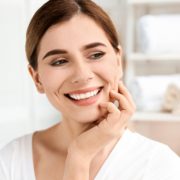 Compatibilidad entre ortodoncia invisible e implantes dentales